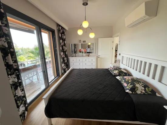 Seferihisar In Bengiler, Am Meer, Im Poolkomplex Zu Verkaufen 3+1 Doppelgeschosswohnung!