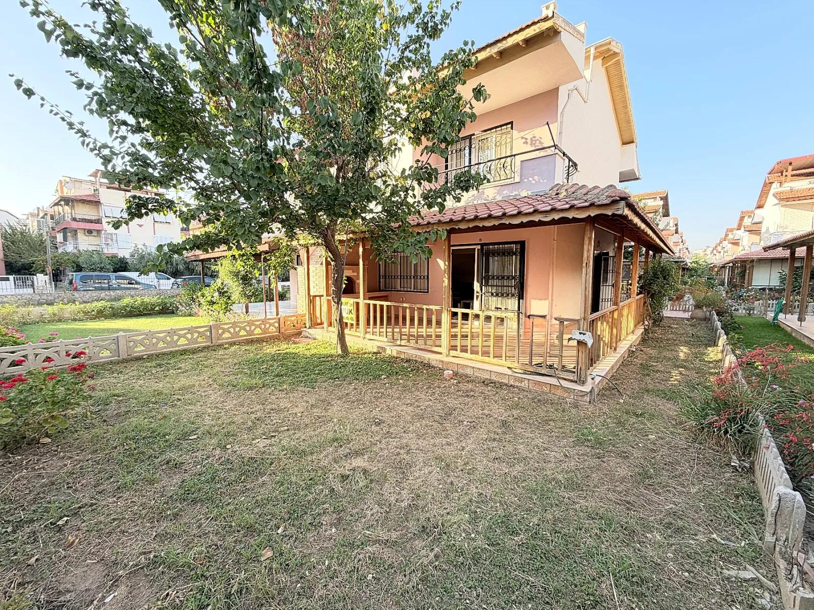In Gümüldür Sea Front For Sale Detached With Garden 3+1 Villa