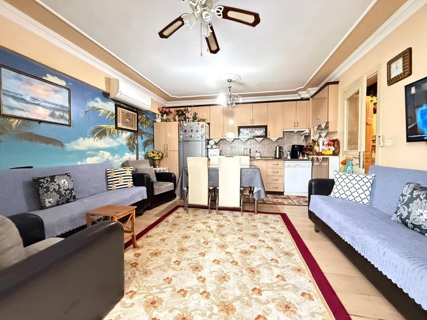 2+1 Apartment For Sale In Seferihisar Ürkmez Center, 80M2, 200M From The Sea.