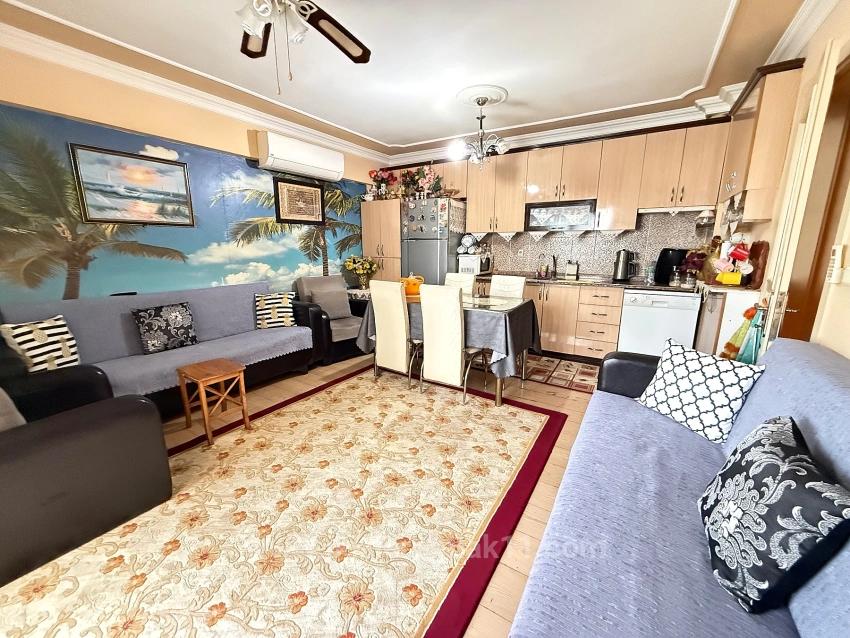 2+1 Apartment For Sale In Seferihisar Ürkmez Center, 80M2, 200M From The Sea.