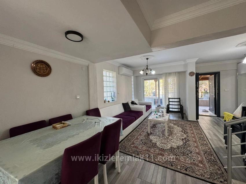 Seferihisar'cumhuriyet District, Meltem Tour Site 4+1 Villa For Sale By The Sea