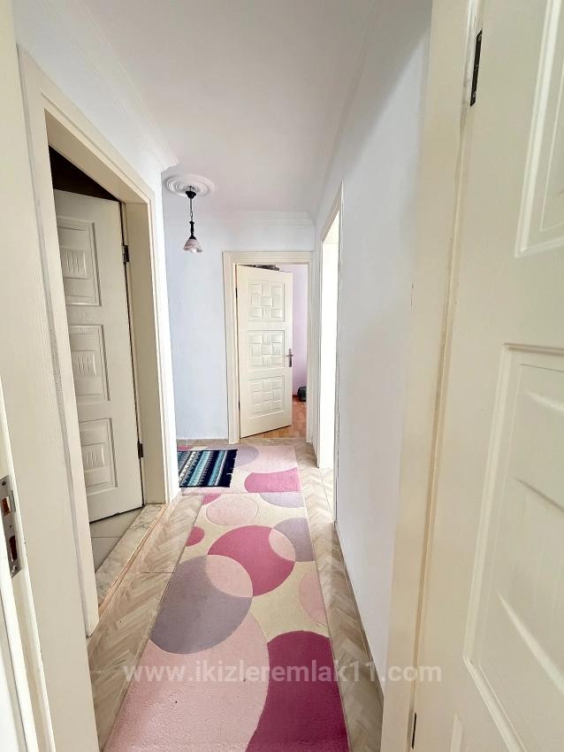 Spacious 2+1 Apartment For Sale On An Intermediate Floor In Ürkmez Center, Seferihisar