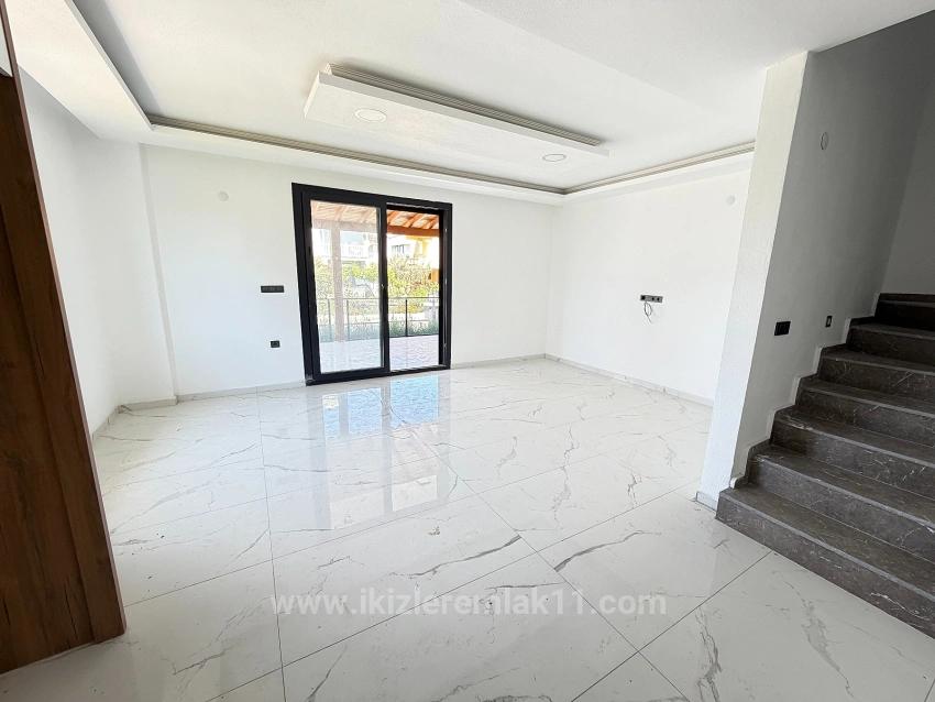 Brand New 3+1 Villa With Spacious Garden For Sale Near The Sea In Doğanbey, Seferihisar