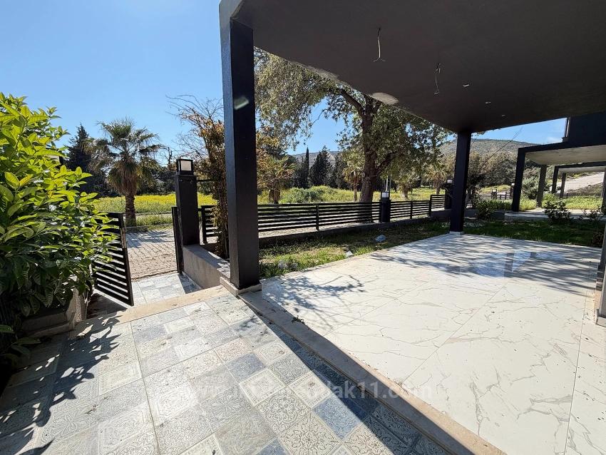 3+1 Ultra Luxury Villa For Sale With Sea View In Doğanbey