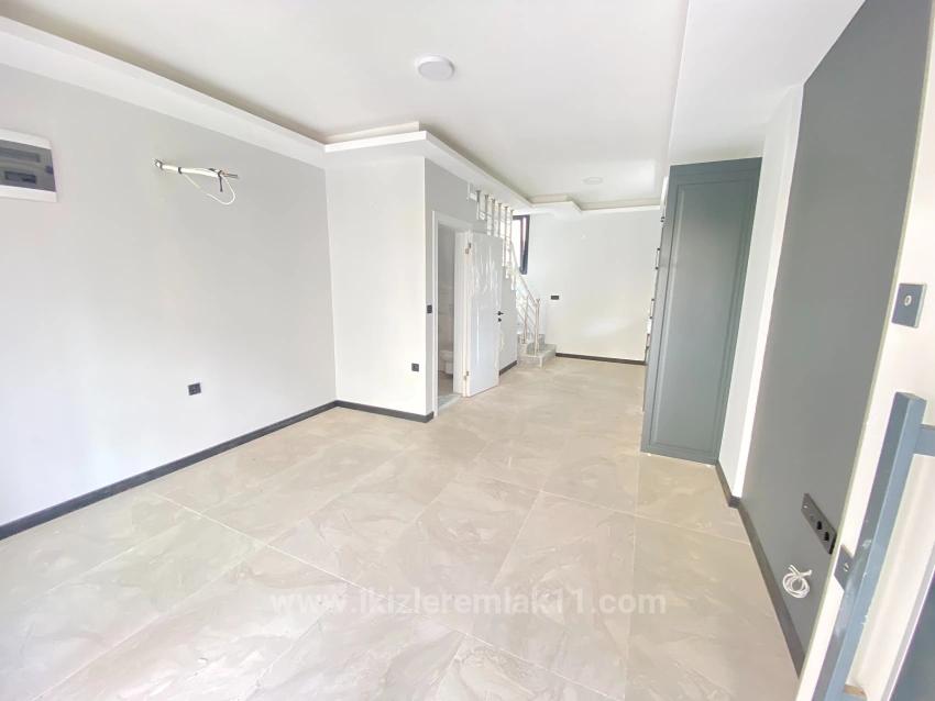 Garden Villa For Sale Near The Sea In Ürkmez Doğanbey, 2+1