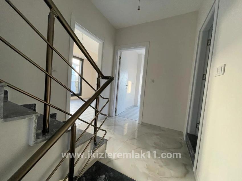 3+1 Bedroom Villa For sale in Cumhuriyet Nbh. Seferihisar Doğanbey - 180 m²