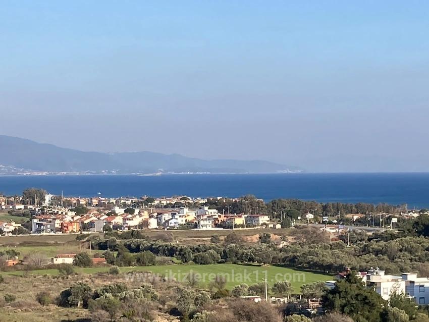 2+1 Villa With Sea View And Garden For Sale In Doğanbey, Seferihisar