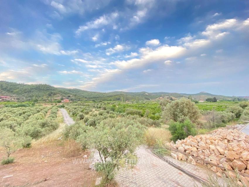 300 M2 Plot Of Land For Sale In Seferihisar Doğanbey Kavakdere.
