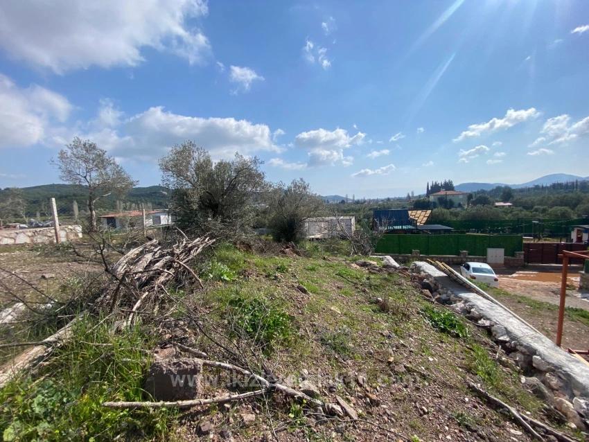 300 M2 Plot Of Land For Sale In Seferihisar Doğanbey Kavakdere.