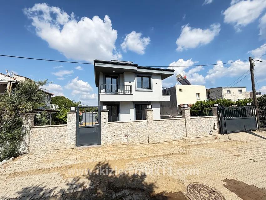 3+1 Bedroom Villa For sale in Atatürk Nbh. Seferihisar Doğanbey - 370 m²