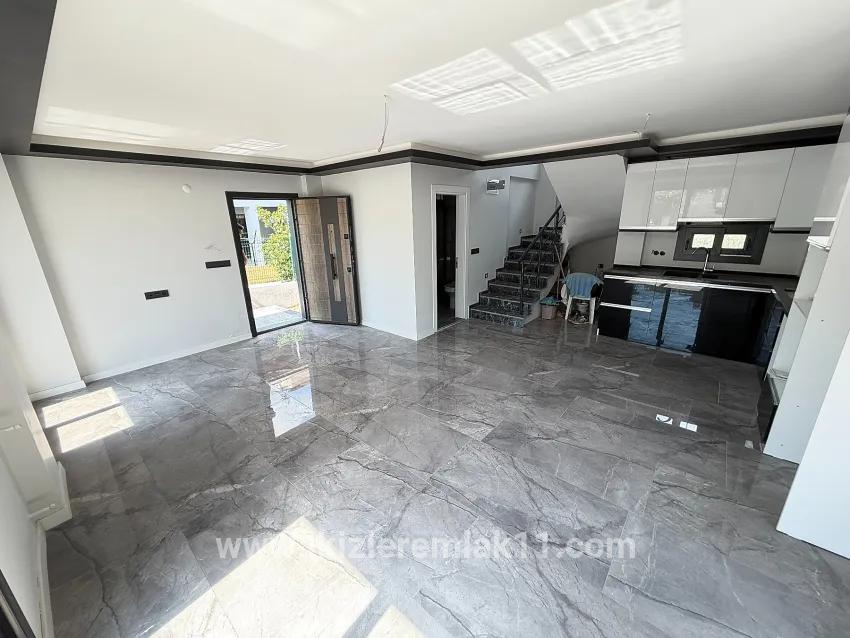 3+1 Bedroom Villa For sale in Atatürk Nbh. Seferihisar Doğanbey - 370 m²