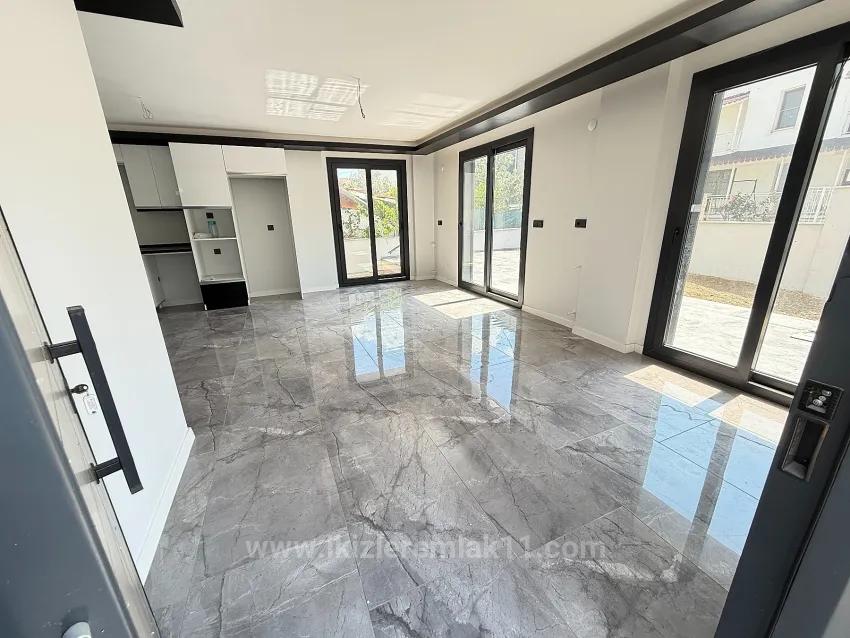 370 M2 Garden, Single Detached 3+1 Villa Near The Sea In Doğanbey