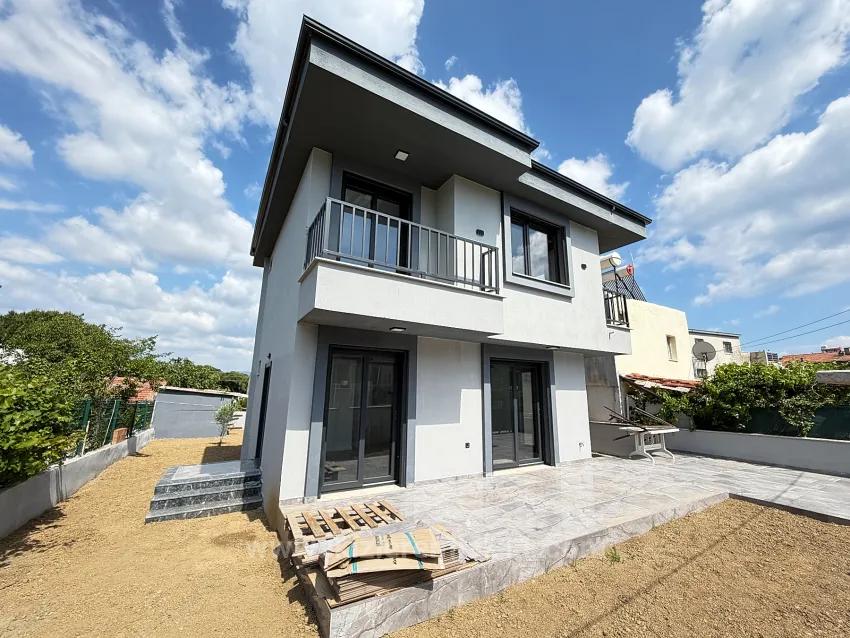 370 M2 Garden, Single Detached 3+1 Villa Near The Sea In Doğanbey