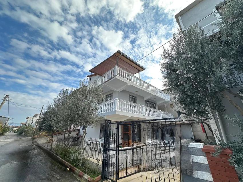 4+1 Bedroom Villa For Sale in Cumhuriyet Nbh. Seferihisar Doğanbey - 170 m²