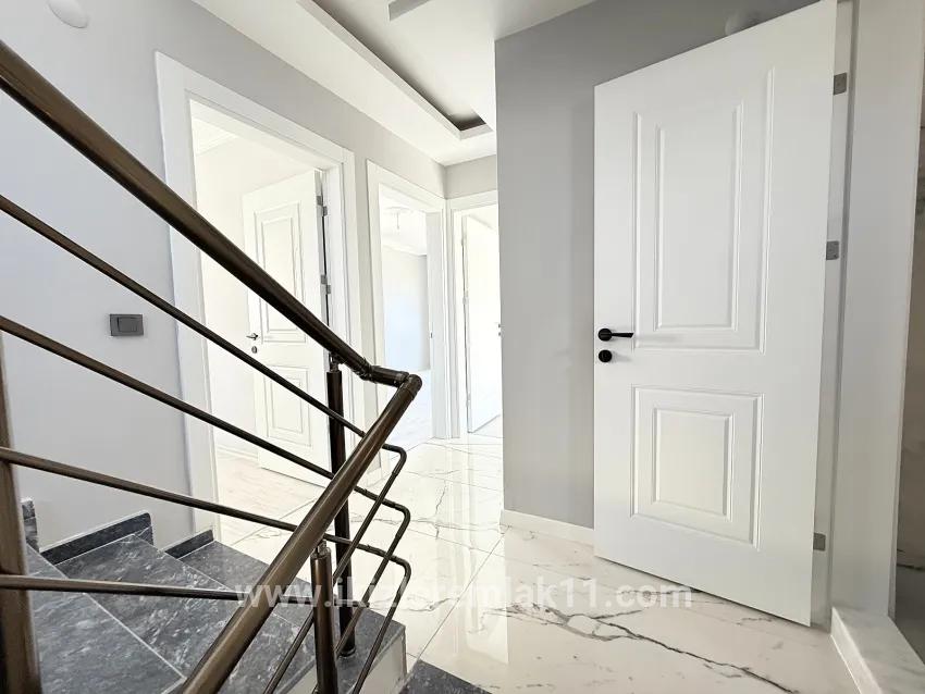 3+1 Bedroom Villa For sale in Cumhuriyet Nbh. Seferihisar Doğanbey - 300 m²