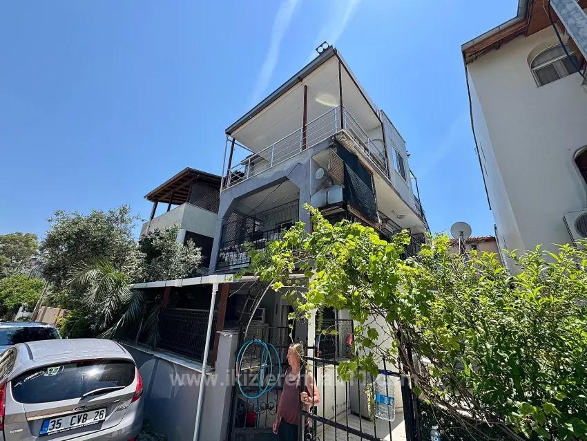 In Doğanbey, For Sale Intermediate Floor 2+1 On The Sea Side 70 Metre² Flat