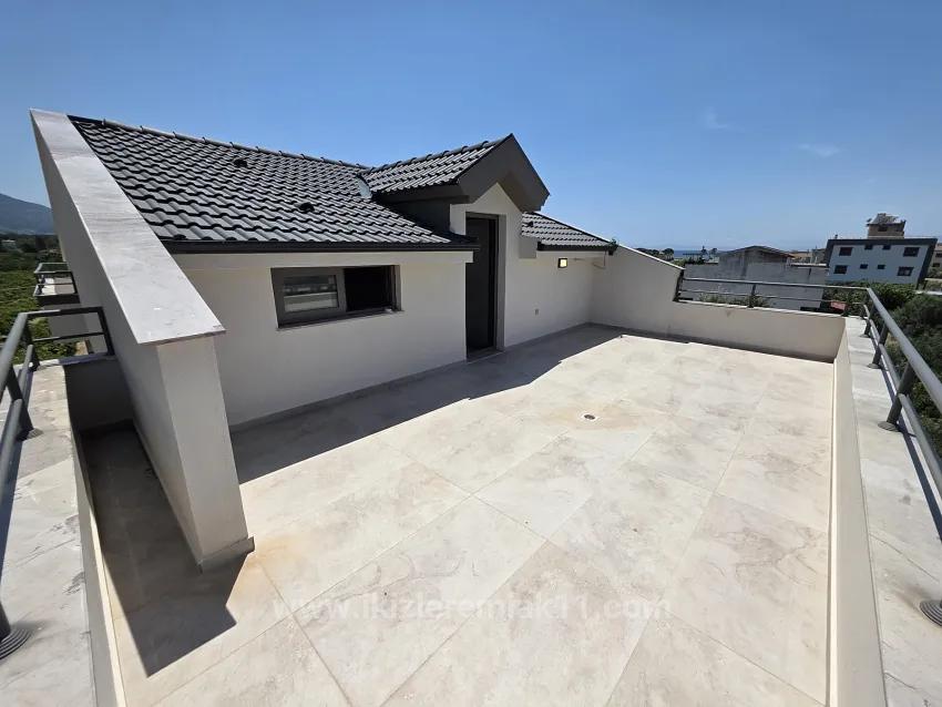 In Gümüldür İnönü Neighbourhood, 450 Metres To The Sea, Spacious Garden Zero 4+1!