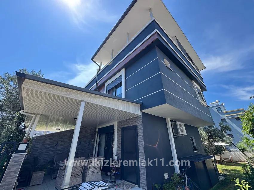 3+1 Bedroom Villa For sale in Cumhuriyet Nbh. Seferihisar Doğanbey - 160 m²