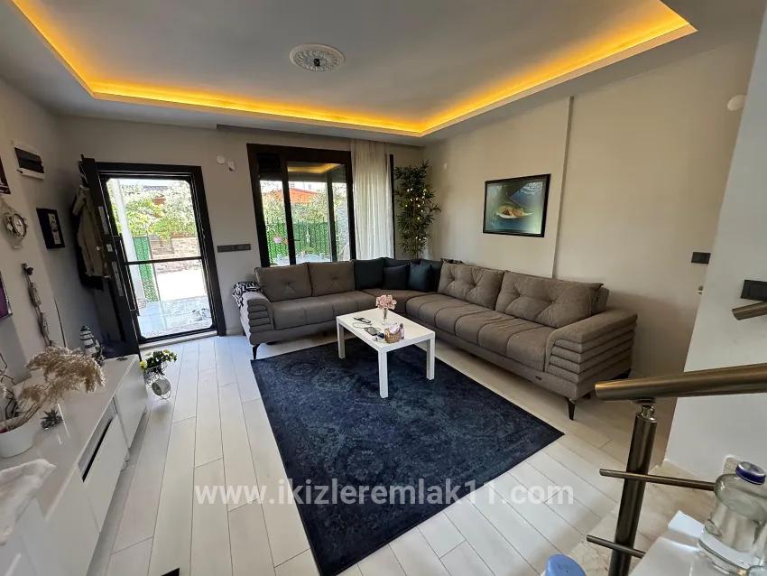 For sale In Seferihisar Doğanbey 3+1 spacious garden duplex summer house