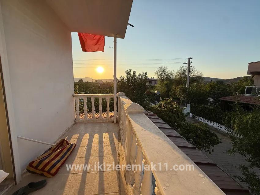 4+1 Bedroom Detached house For sale in Bengiler Nbh. Seferihisar Ürkmez - 210 m²