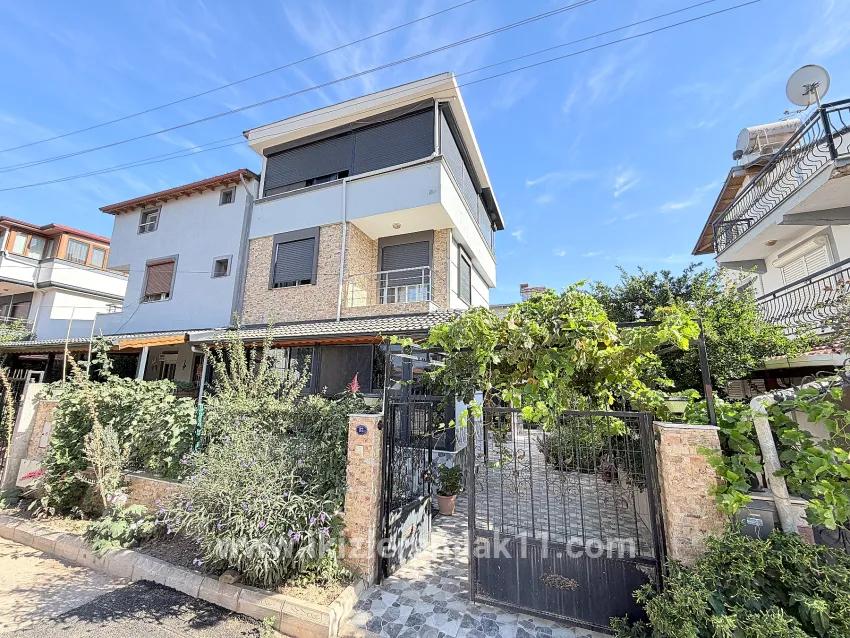 3+1 Bedroom Detached house For sale in Cumhuriyet Nbh. Seferihisar Doğanbey - 180 m²