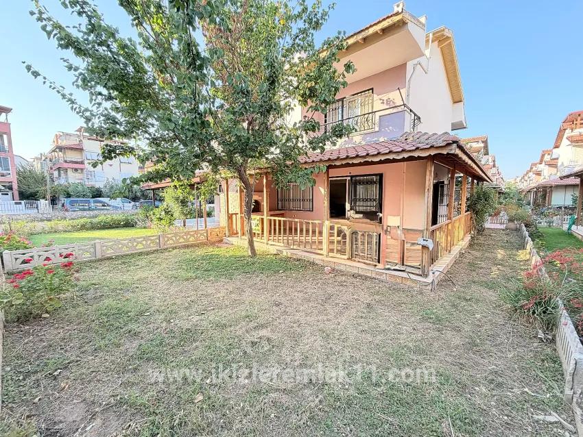 3+1 Bedroom Detached house For sale in Gümüldür Fevzi Çakmak Nbh. Menderes Gümüldür - 180 m²