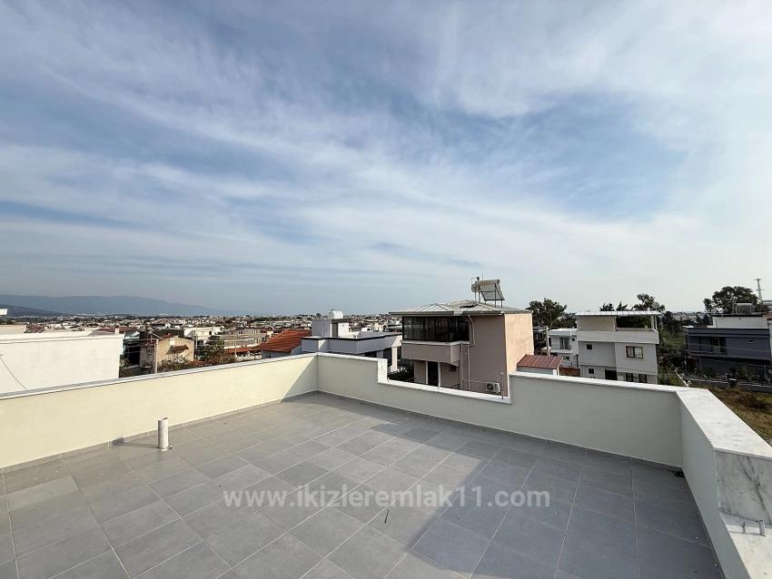 3+1 Detached Villa With Garden For Sale In Seferihisar Doğanbey Center