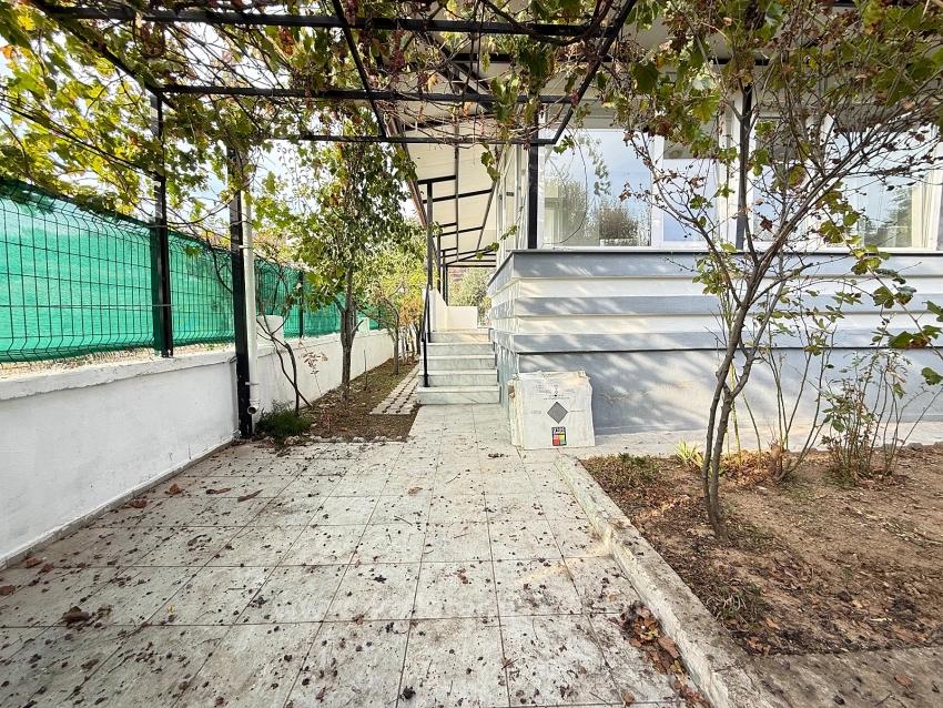 4+1 Villa With Large Garden For Sale In Seferihisar Doğanbey Center