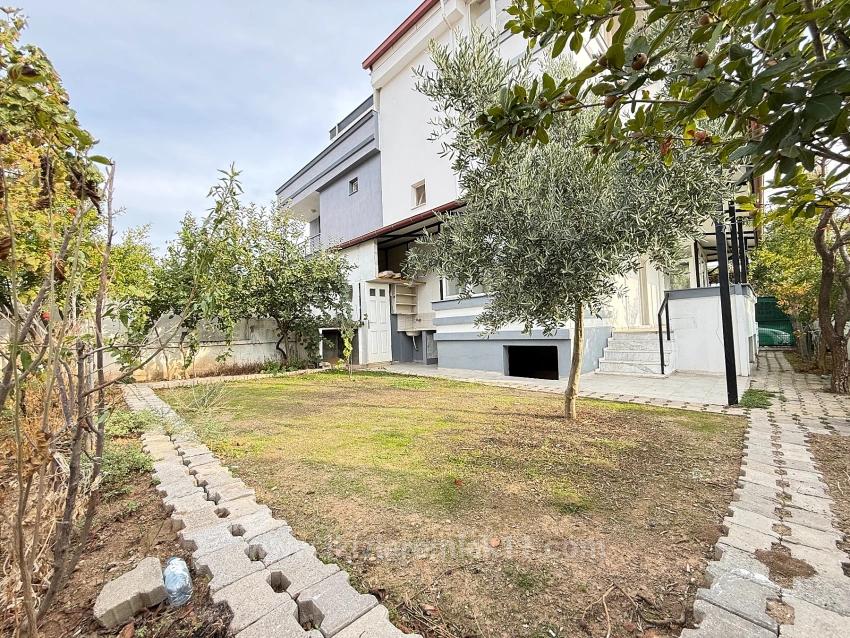4+1 Villa With Large Garden For Sale In Seferihisar Doğanbey Center