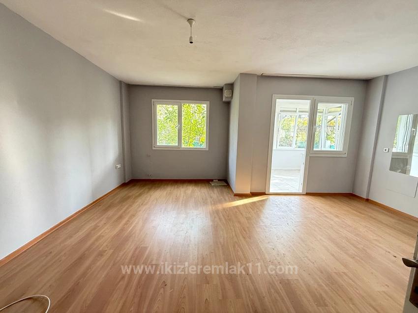 4+1 Villa With Large Garden For Sale In Seferihisar Doğanbey Center