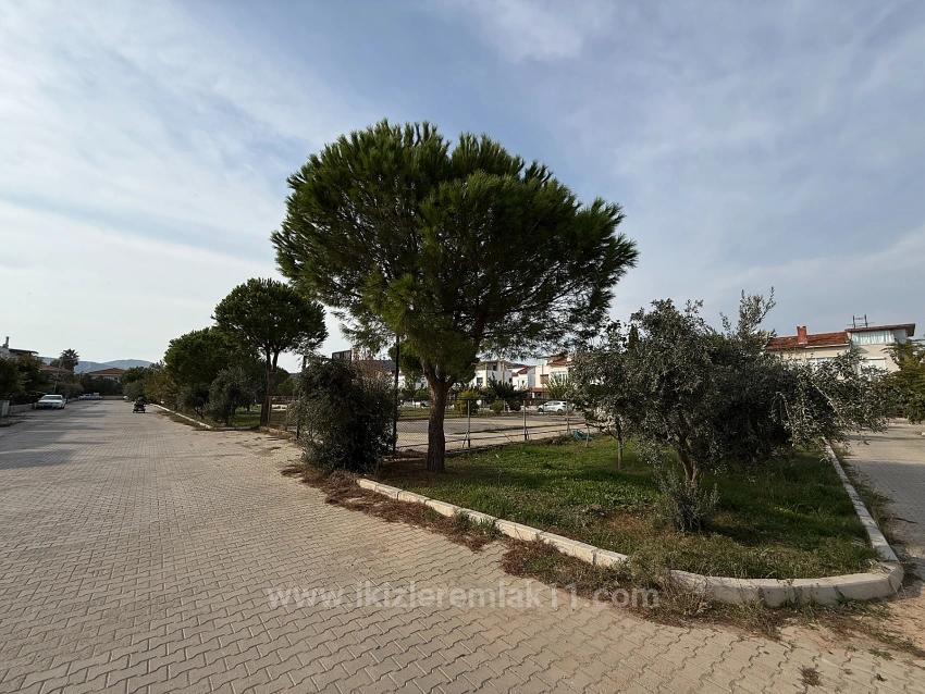 Urgent Sale 3+1 Villa With Large Garden In Seferihisar Doğanbey Center