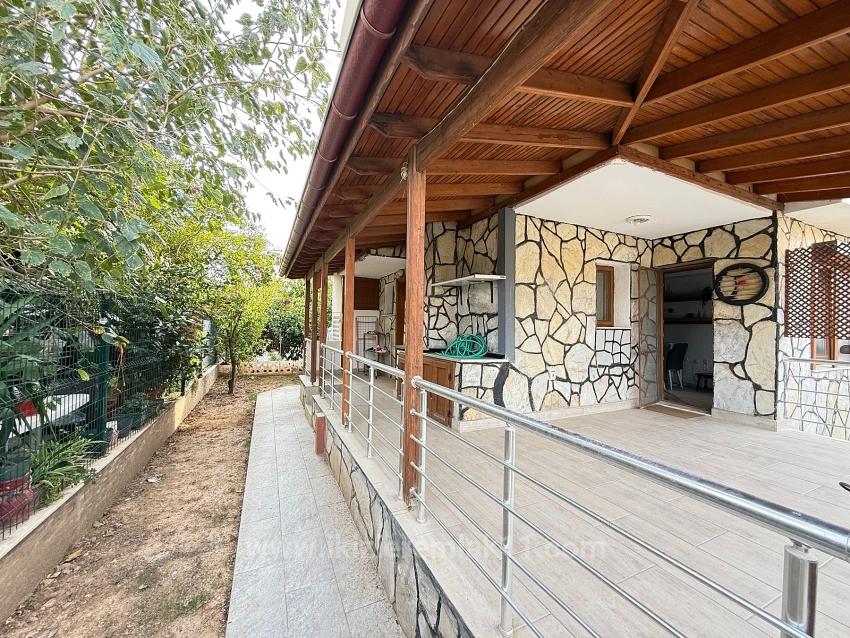 Urgent Sale 3+1 Villa With Large Garden In Seferihisar Doğanbey Center