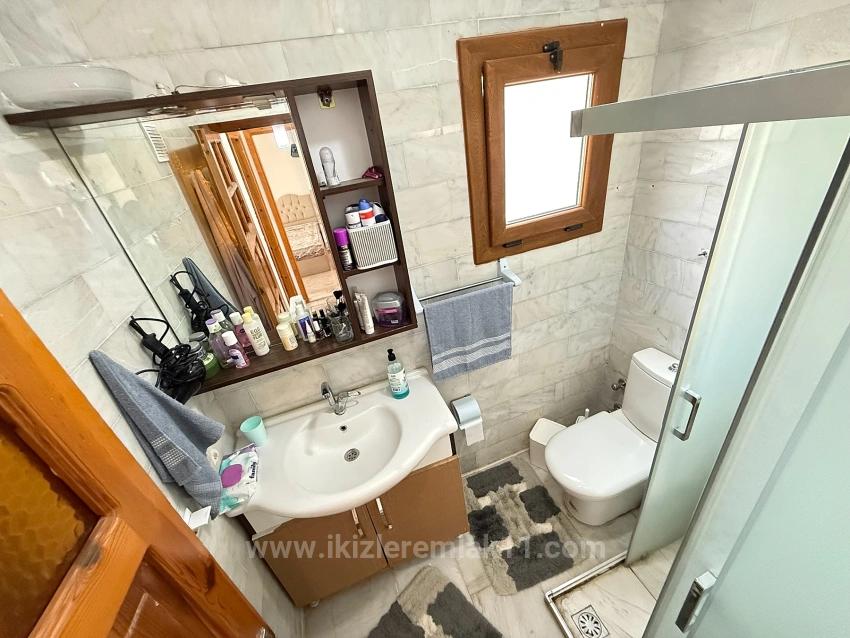 Urgent Sale 3+1 Villa With Large Garden In Seferihisar Doğanbey Center