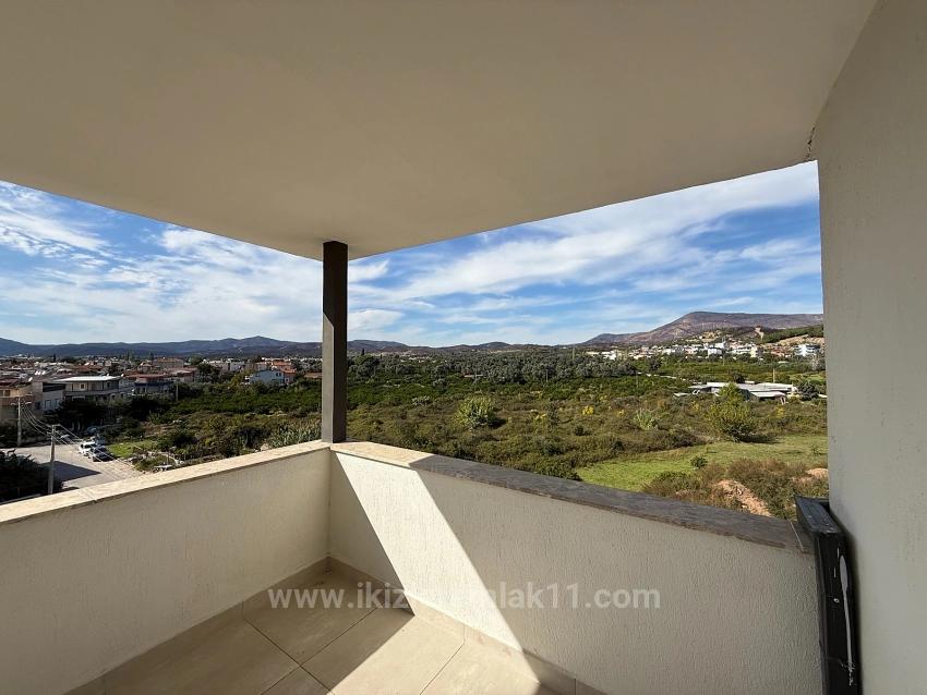 3 + 2 Duplex Apartment With New Elevator For Sale In Seferihisar Ürkmez Center