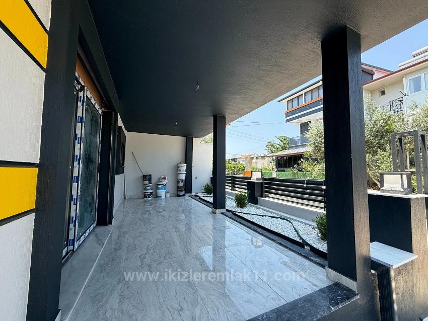 3+1 Detached Villa With A Brand New Garden For Sale In Seferihisar Doğanbey