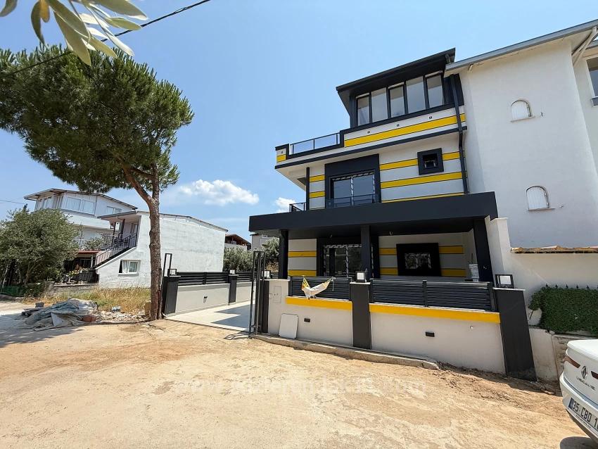 3+1 Detached Villa With A Brand New Garden For Sale In Seferihisar Doğanbey
