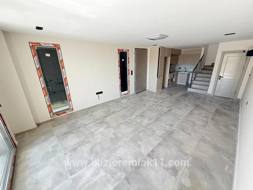 3+1 Bedroom Villa For sale in Mersin Alanı Nbh. Seferihisar Ürkmez - 200 m²