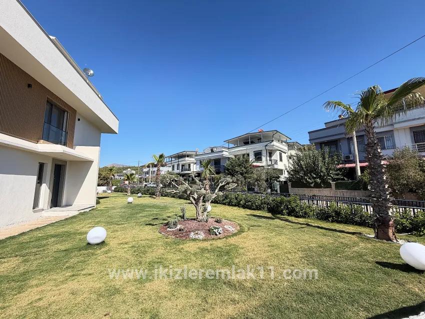 3+1 Bedroom Villa For sale in Mersin Alanı Nbh. Seferihisar Ürkmez - 200 m²
