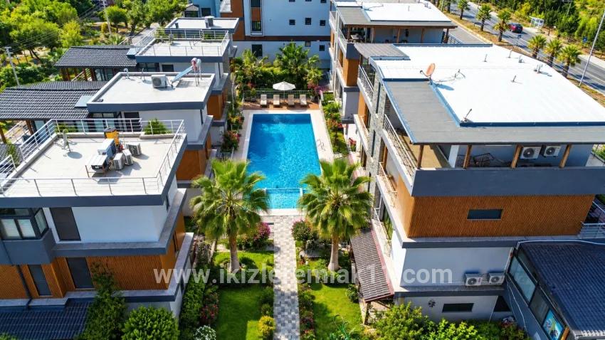 3+1 Bedroom Summerhouse For Sale in Bengiler Nbh. Seferihisar Ürkmez - 160 m²