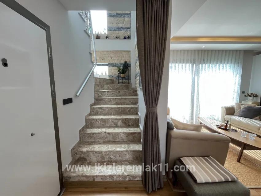 3+1 Bedroom Summerhouse For Sale in Bengiler Nbh. Seferihisar Ürkmez - 160 m²