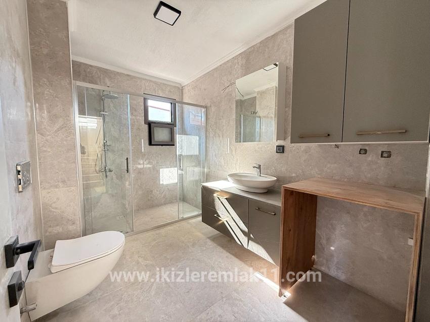 3+1 Bedroom Villa For sale in Cumhuriyet Nbh. Seferihisar Doğanbey - 180 m²