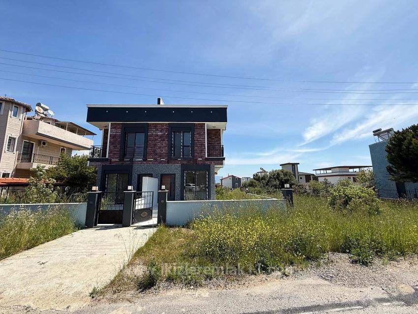 2+1 Duplex Summer House With Large Garden And Sea View For Sale In Seferihisar Doğanbey