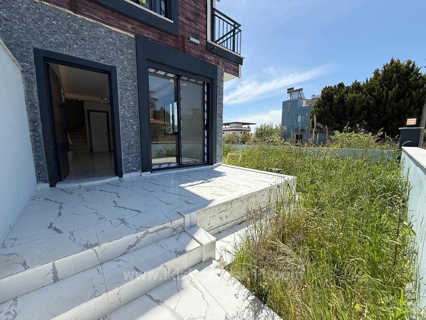 2+1 Duplex Summer House With Large Garden And Sea View For Sale In Seferihisar Doğanbey