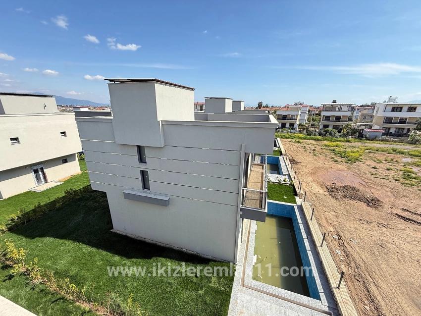 3+1 Bedroom Detached house For sale in Cumhuriyet Nbh. Seferihisar Doğanbey - 170 m²
