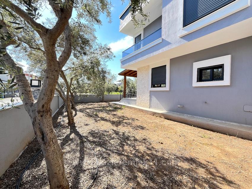 Brand New Detached 3+1 Villa With Large Garden For Sale In Seferihisar Doğanbey