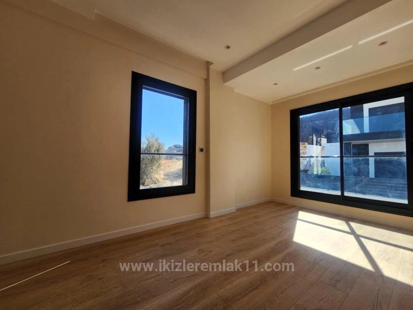 Single Detached House For Sale In Seferihisar Doğanbey With Large Garden And Panoramic Sea View