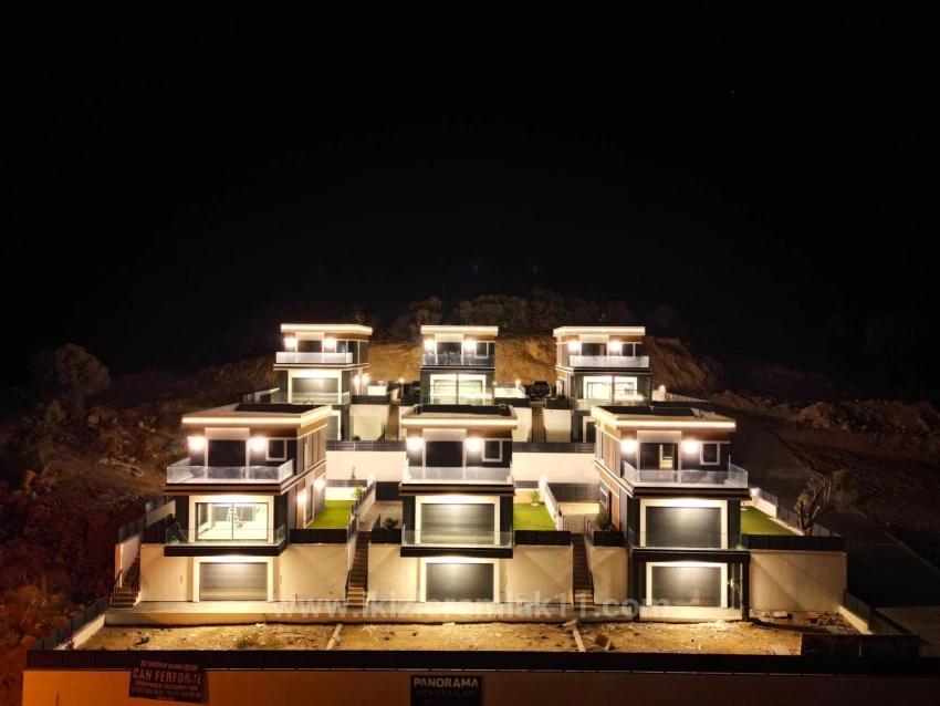 Single Detached House For Sale In Seferihisar Doğanbey With Large Garden And Panoramic Sea View