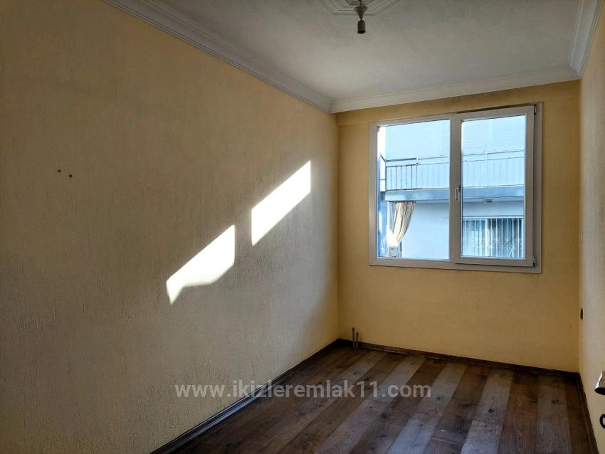2+1 Middle Floor Flat For Sale In Seferihisar Ürkmez Center
