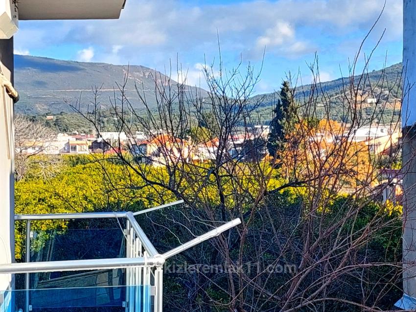 2+1 Middle Floor Flat For Sale In Seferihisar Ürkmez Center
