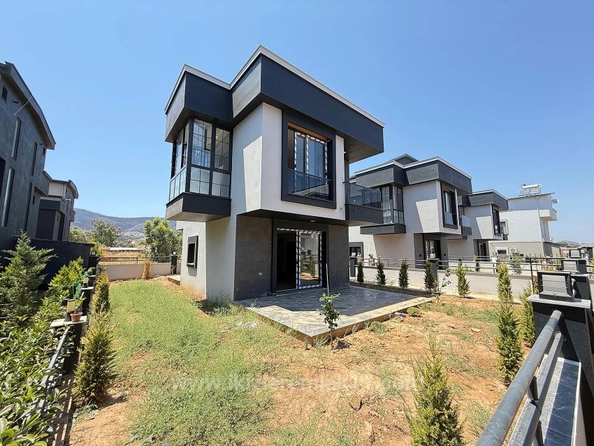 2 + 1 Villa With Detached Garden For Sale In Seferihisar Doğanbey